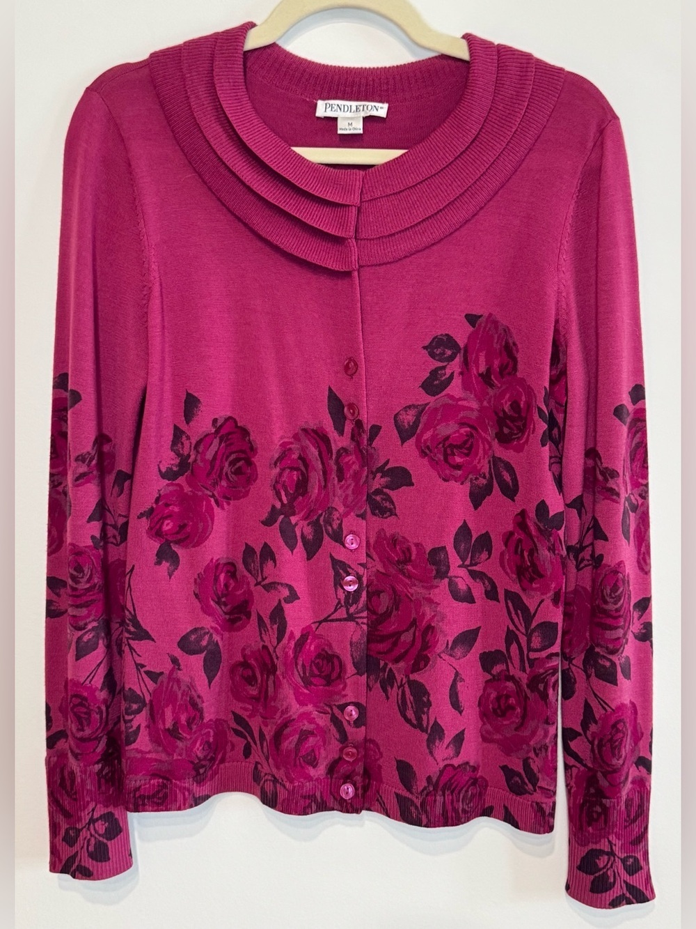 Vintage Pendleton 100% Merino Wool Floral Magenta Pleated Collar Cardigan Size M